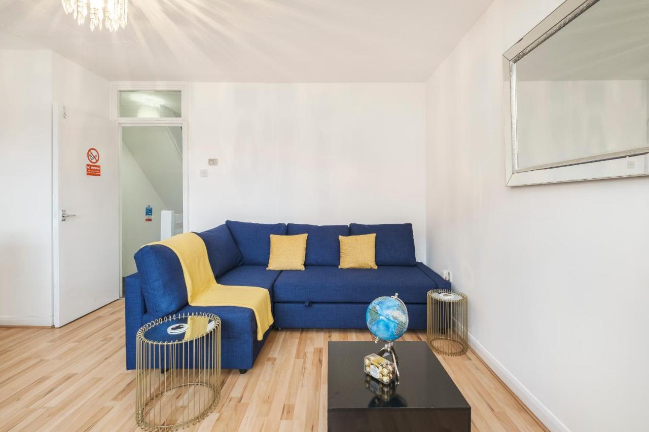 Spacious 3 Bed 1 Bath Hse W Guest Toilet W Parking Near Excel - E16 London Exterior photo
