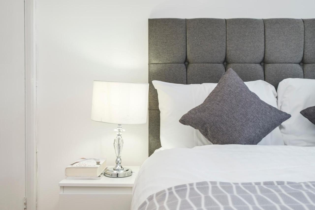 Spacious 3 Bed 1 Bath Hse W Guest Toilet W Parking Near Excel - E16 London Exterior photo
